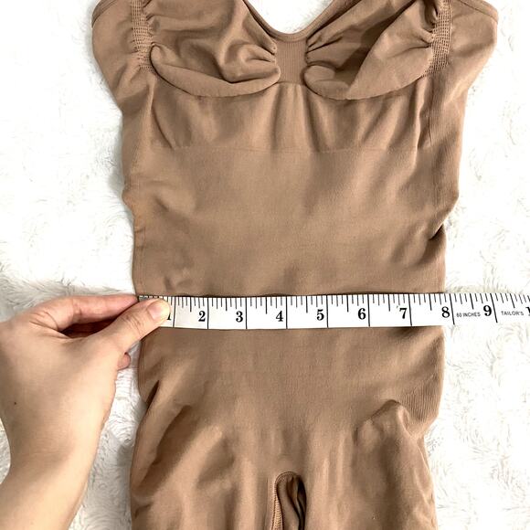 Skims Tan Sienna Neutral Seamless Sculpt Ankle Crop Catsuit Shapewear XXS/XS - Picture 7 of 9